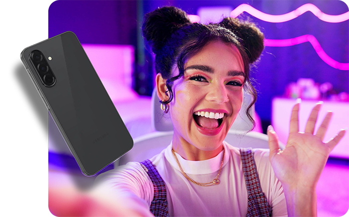 girl with mobile phone